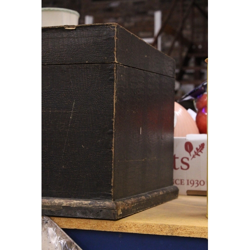 443 - A 12 INCH WOODEN RECORD STORAGE BOX