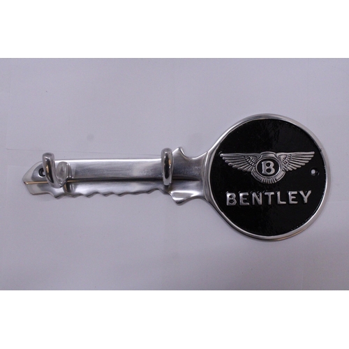 497 - A CHROME BENTLEY 'B' KEY HOLDER