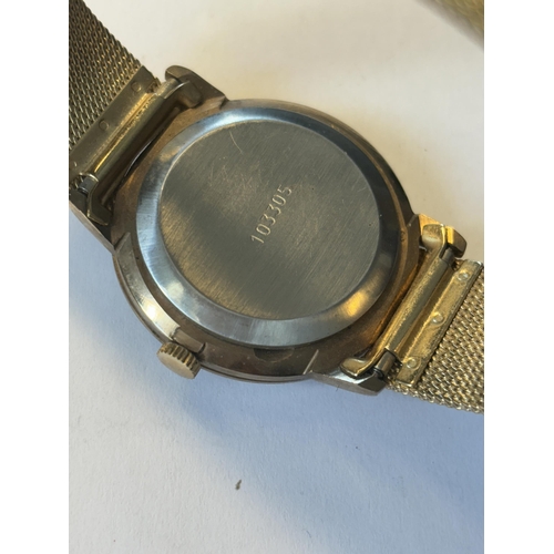 526 - A SEKONDA 19 JEWELS WRIST WATCH IN A PRESENTATION BOX SEEN WORKING BUT NO WARRANTY