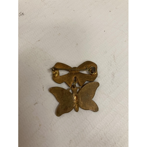 575 - A RARE 1930'S ART DECO ENAMEL BUTTERFLY BROOCH IN A PRESENTATION BOX