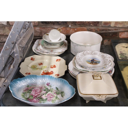 837 - A MIXED LOT OF CERAMICS TO INCLUDE COLLECTABLE PLATES, MINTON TEA CUPS,A BURLEIGH WARE SERVING TUREE... 