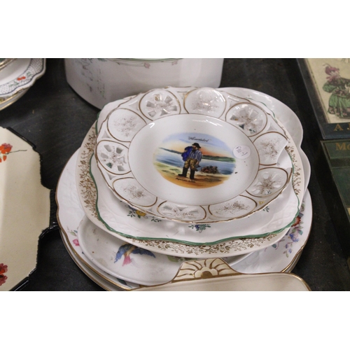 837 - A MIXED LOT OF CERAMICS TO INCLUDE COLLECTABLE PLATES, MINTON TEA CUPS,A BURLEIGH WARE SERVING TUREE... 