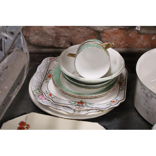 837 - A MIXED LOT OF CERAMICS TO INCLUDE COLLECTABLE PLATES, MINTON TEA CUPS,A BURLEIGH WARE SERVING TUREE... 