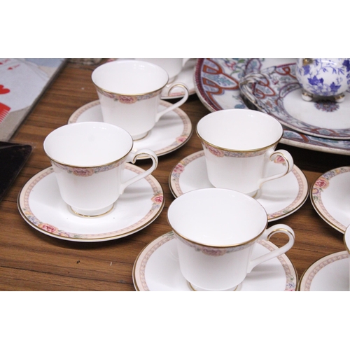 995 - A QUANTITY OF ROYAL DOULTON 'DARJEELING' CUPS AND SAUCERS, A LARGE VINTAGE PLATTER, ETC