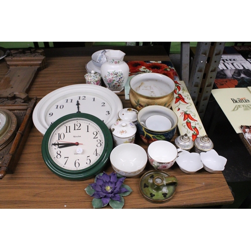 1016 - A LARGE MIXED LOT TO INCLUDE WALL CLOCKS, AYNSLEY, CROWN STAFFORDSHIRE, HAMMERSLEY CERAMICS, TUBE LI... 