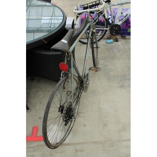 1695 - A VINTAGE PUCH ROAD BIKE WITH 10 SPEED GEAR SYSTEM