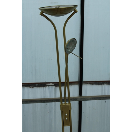 2332 - A FLOOR LAMP WITH ADJUSTABLE READING LIGHT