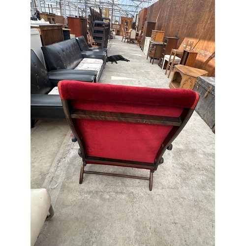 2548 - AN EDWARDIAN BEECH FRAMED AND UPHOLSTERED CAMPAIGN CHAIR