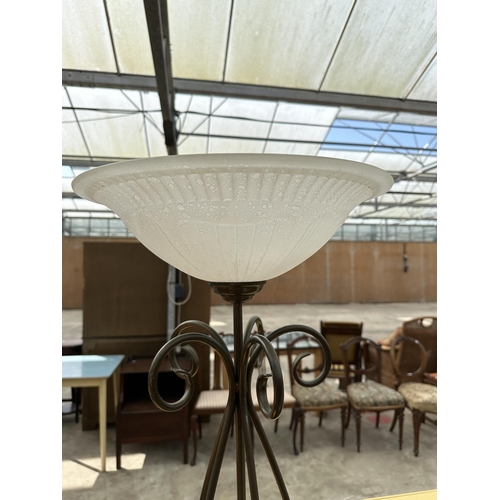 2563 - AN UPLIGHTER ON WROUGHT IRON BASE BY ELSTEAD LIGHTING