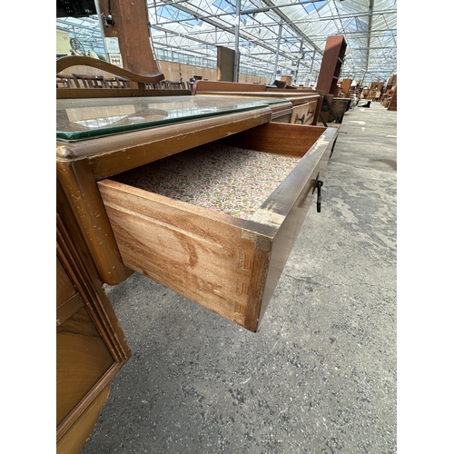 2571 - A MID 20TH CENTURY WALNUT DRESSING TABLE ON CABRIOLE LEGS, 44