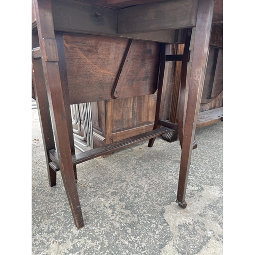 2578 - AN EDWARDIAN MAHOGANY SUTHERLAND TABLE