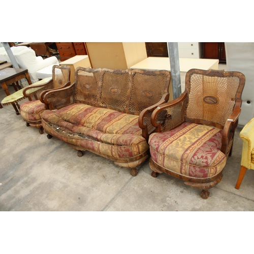 2680 - AN EARLY 20TH CENTURY THREE PIECE BERGERE SUITE