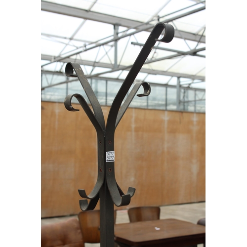 2711 - A FREE STANDING METALWARE COAT/HAT STAND