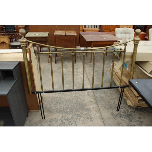 2732 - A VICTORIAN STYLE 5' DIVAN BRASS HEADBOARD