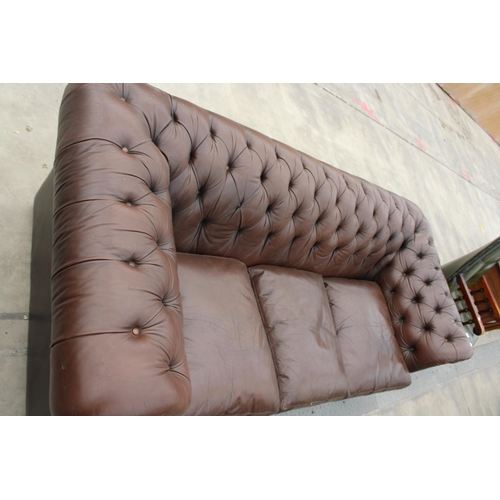 2777 - A MODERN BROWN LEATHER THREE-SEATER CHESTERFIELD SETTEE