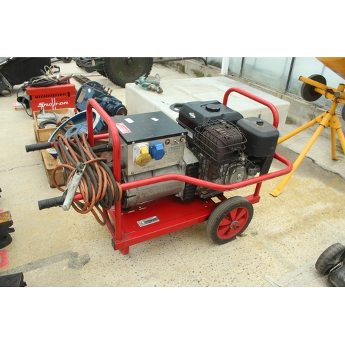 17 - ZANARDI WELDER GENERATOR WITH A BRIGGS & STRATTON ENGINE IN WORKING ORDER NO VAT