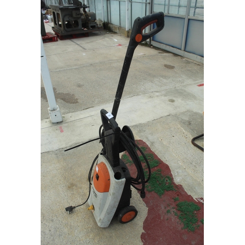 31 - STIHL RE107 ELECTRIC PRESSURE WASHER  NO VAT