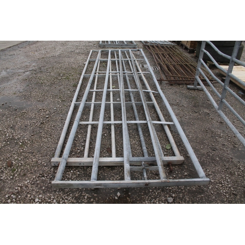 1033 - 2 GATES 15 FT  + VAT