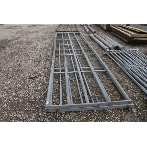 1034 - 2 GATES 15 FT  + VAT