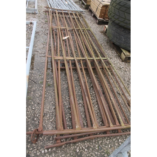 1035 - 4 HURDLES 8 FT + VAT