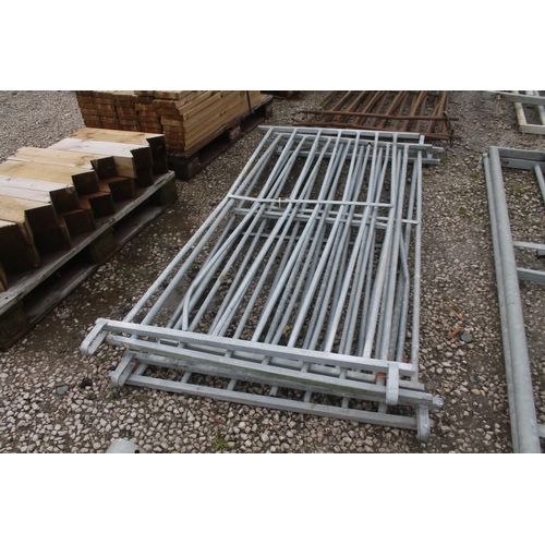 1036 - 5 SHEEP HURDLES 6 FT  + VAT