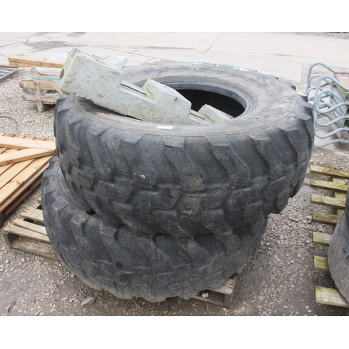 1049 - 2 TYRES  + VAT