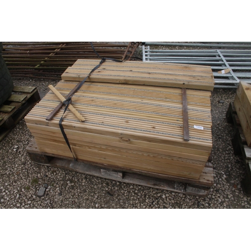 1055 - 40 PIECES 1.0 + NON SLIP TIMBER DECKING  + VAT