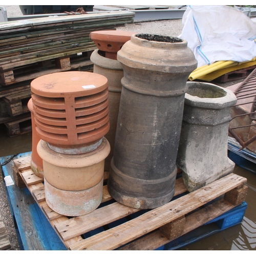 1072 - 7 CHIMNEY POTS  NO VAT