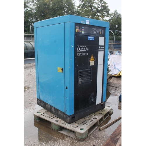 1077 - LEACH AIR 6000N CYCLON COMPRESSOR IN WORKING ORDER + VAT