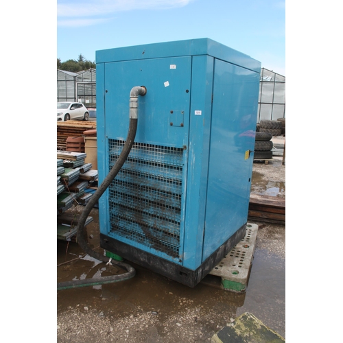 1077 - LEACH AIR 6000N CYCLON COMPRESSOR IN WORKING ORDER + VAT