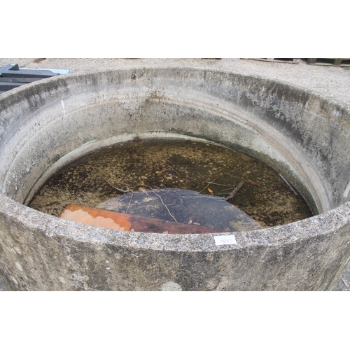 1083 - CONCRETE WATER TROUGH  NO VAT