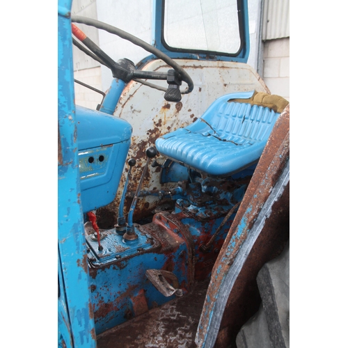 201 - FORD 4000TRACTOR STARTS IST TURN OF THE KEY RECONDITIONED NEW HOLLAND ENGINE FITTED WITH A RECONDITI... 