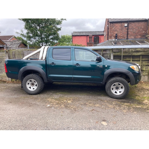 180 - TOYOTA HILUX D-4D BL06XGJ 224000 MILES MOT 19/10 SAME OWNER FOR 7 YEARS NEW FRONT BRAKES ,ENGINE SUM... 