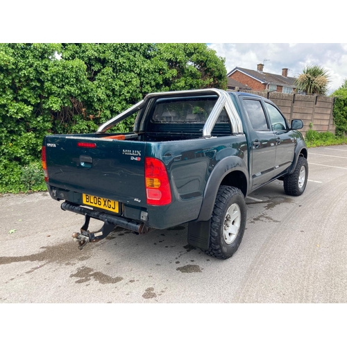 180 - TOYOTA HILUX D-4D BL06XGJ 224000 MILES MOT 19/10 SAME OWNER FOR 7 YEARS NEW FRONT BRAKES ,ENGINE SUM... 