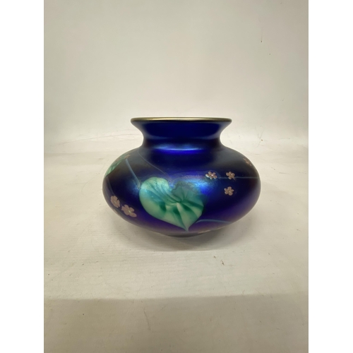 19 - AN OKRA GLASS IRIDESCDENT SQUAT VASE WE BELIEVE TO BE BY RICHARD GOLDING - 13 CM