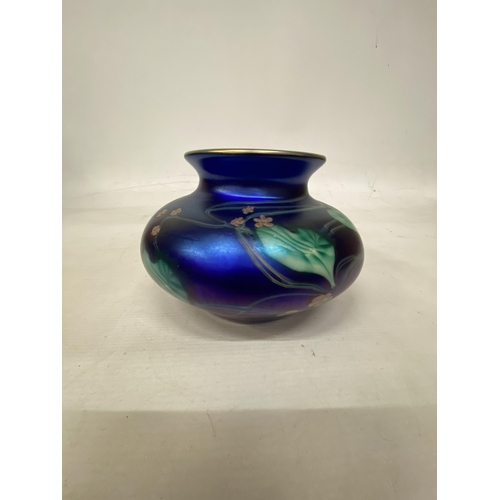 19 - AN OKRA GLASS IRIDESCDENT SQUAT VASE WE BELIEVE TO BE BY RICHARD GOLDING - 13 CM