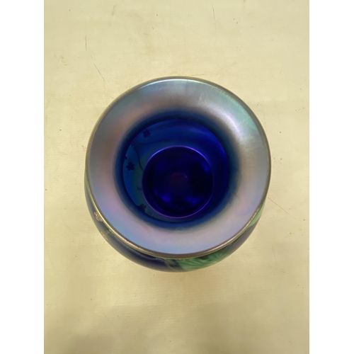 19 - AN OKRA GLASS IRIDESCDENT SQUAT VASE WE BELIEVE TO BE BY RICHARD GOLDING - 13 CM