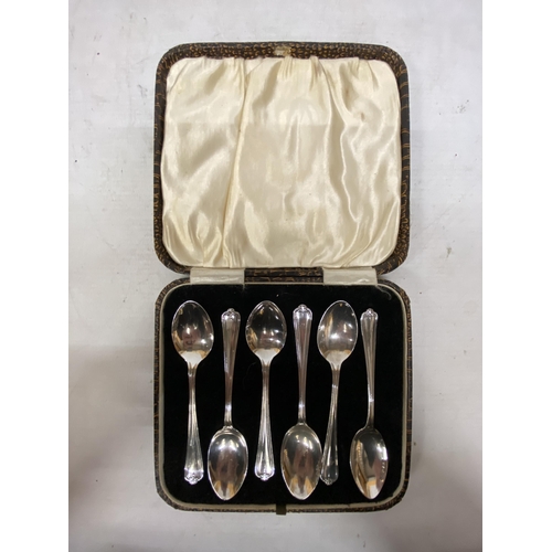 46 - A SET OF SIX HALLMARKED CHESTER 1927 PERCY FREDRICK JACKSON TEASPOONS IN A PRESENTATION BOX GROSS WE... 