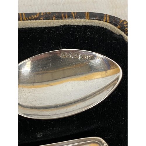 46 - A SET OF SIX HALLMARKED CHESTER 1927 PERCY FREDRICK JACKSON TEASPOONS IN A PRESENTATION BOX GROSS WE... 