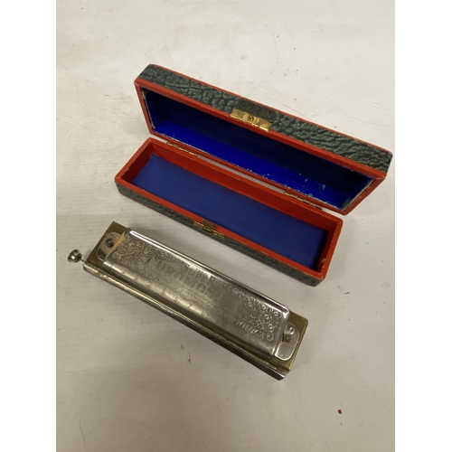 49 - FIVE VINTAGE HARMONICAS TO INCLUDE TWO HOHNER NO270 IN BOXES, HOHNER ECHO ETC