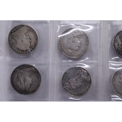 354 - A SELECTION OF TWENTY EIGHT G111 , G1V AND QV SILVER CROWNS . 3 ARE G111 , 4 ARE G1V AND 21 ARE QV