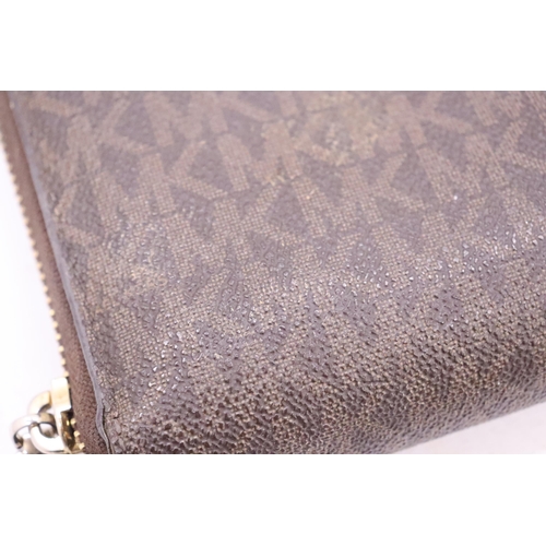 114 - A GENUINE MICHAEL KORS PURSE/WALLET