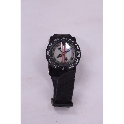 149 - A SCUBA DIVING WRIST COMPASS