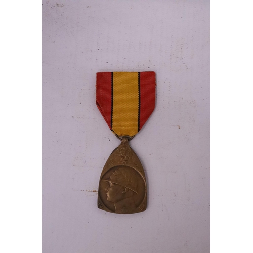 183 - A BELGIAN WORLD WAR I MEDAL