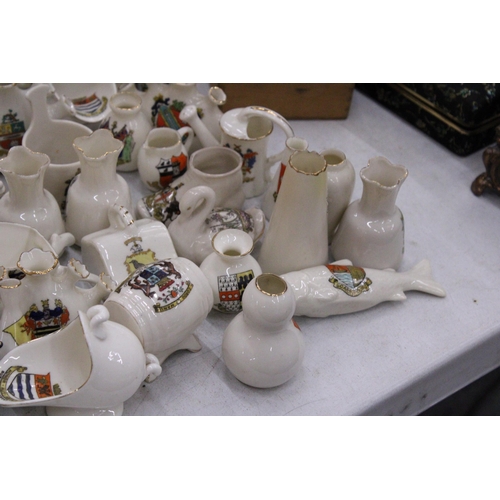 216 - A LARGE COLLECTION OF CRESTED WARE TO INCLUDE ARCADIAN, CARLTON, ETC