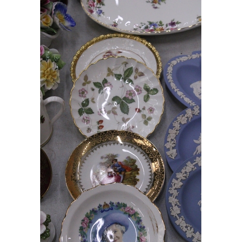 239 - A COLLECTION OF CHINA AND CERAMICS TO INCLUDE WEDGWOOD JASPERWARE PIN TRAYS AND A DRESSING TABLE TRA... 