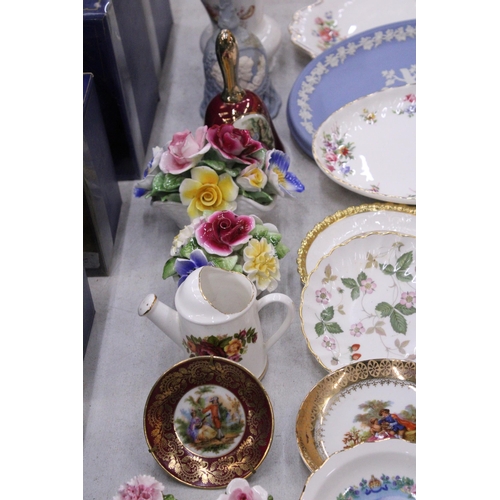 239 - A COLLECTION OF CHINA AND CERAMICS TO INCLUDE WEDGWOOD JASPERWARE PIN TRAYS AND A DRESSING TABLE TRA... 