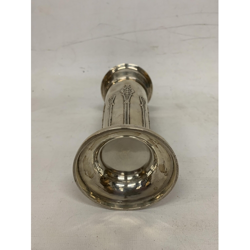 1 - A HALLMARKED LONDON SILVER TRUMPET VASE - GROSS WEIGHT 287.87 GRAMS, 19.75 CM (H), 8.5 (D)