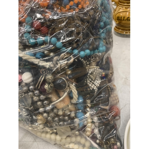 149 - A 10KG BAG OF MIXED VINTAGE COTUME JEWELLERY