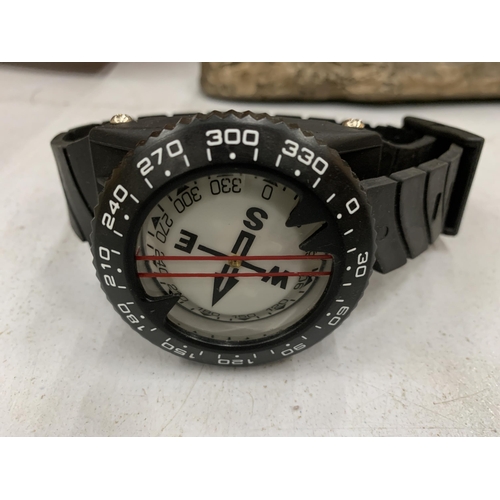 152 - A SCUBA DIVING WRIST COMPASS